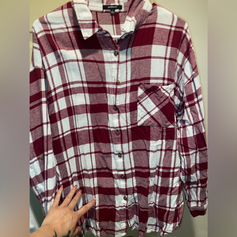 GUC white and maroon cozy flannel